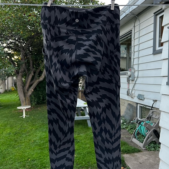 SOLD-Lululemon Invigorate leggings - Picture 3 of 3